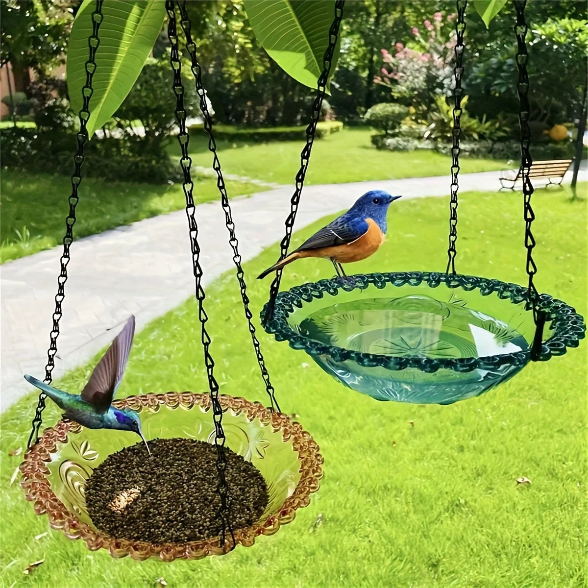 Hanging Outdoor Bird Feeders Add Natural Scenery To The Courtyard and Are A Great Item for Bird Lovers and Gardening Enthusiasts